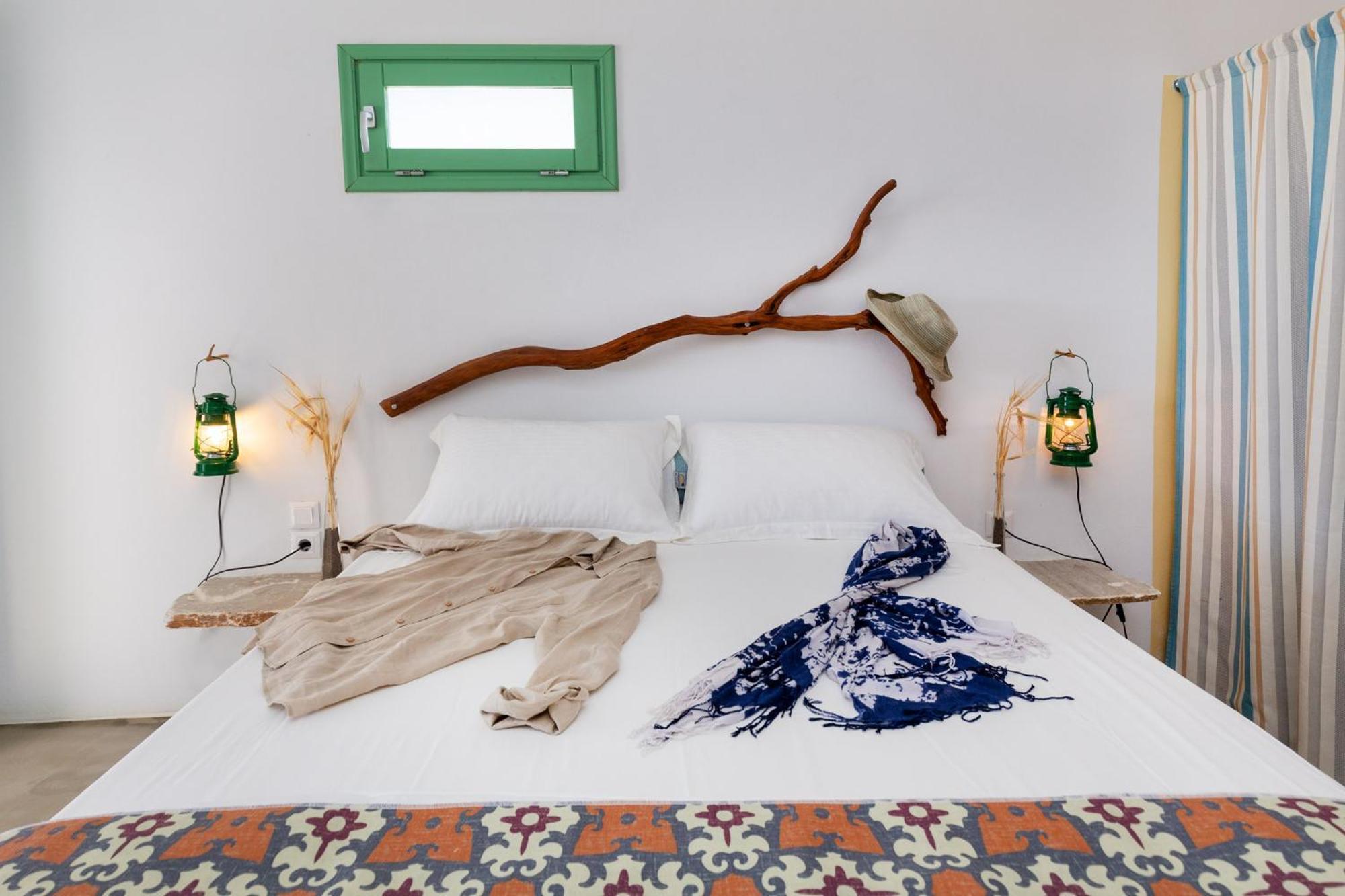 Ailouros Scenic Guest Houses Schoinoussa Bagian luar foto