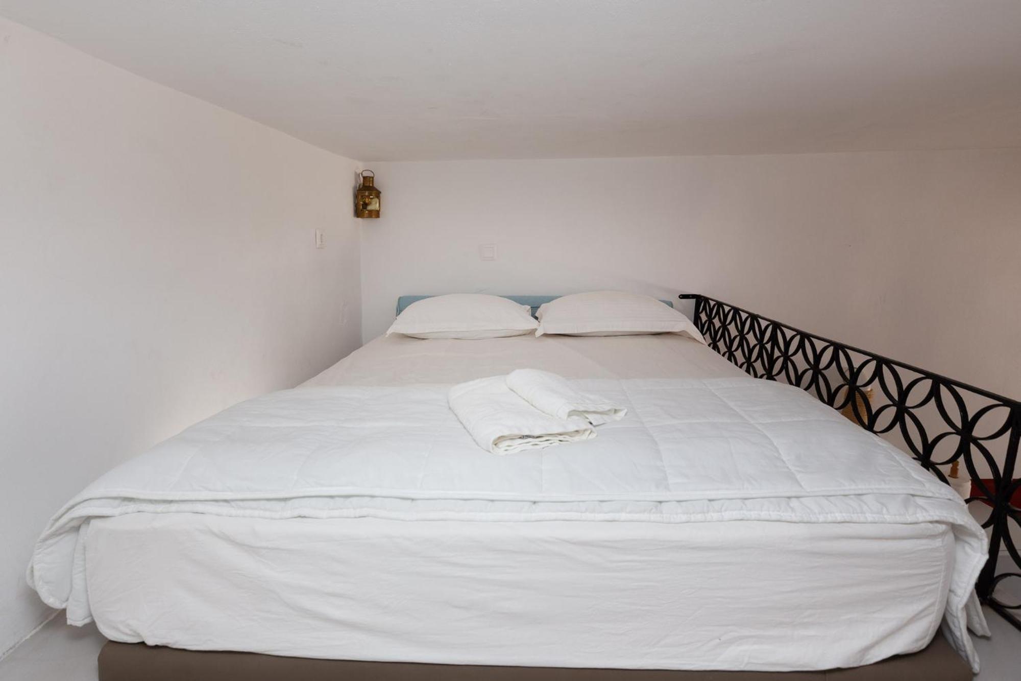 Ailouros Scenic Guest Houses Schoinoussa Bagian luar foto