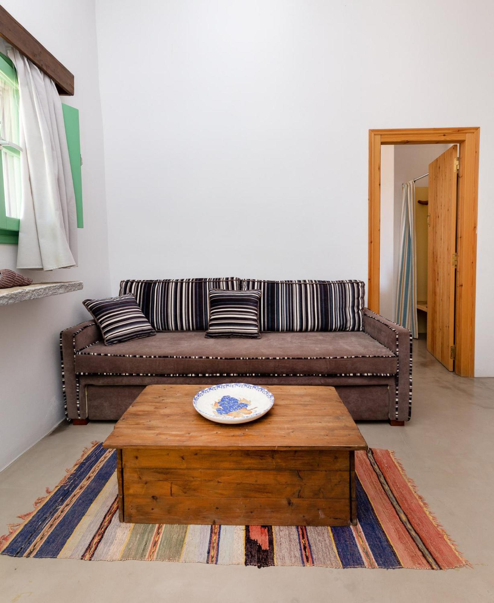 Ailouros Scenic Guest Houses Schoinoussa Bagian luar foto